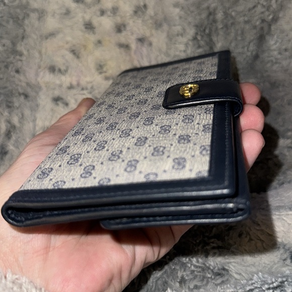 Women’s or Men's Gucci monogram Denim long Wallet! Preloved but 9-10 condition. - Picture 15 of 17